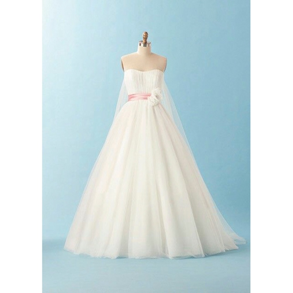 Alfred Angelo Snow White Wedding Dress